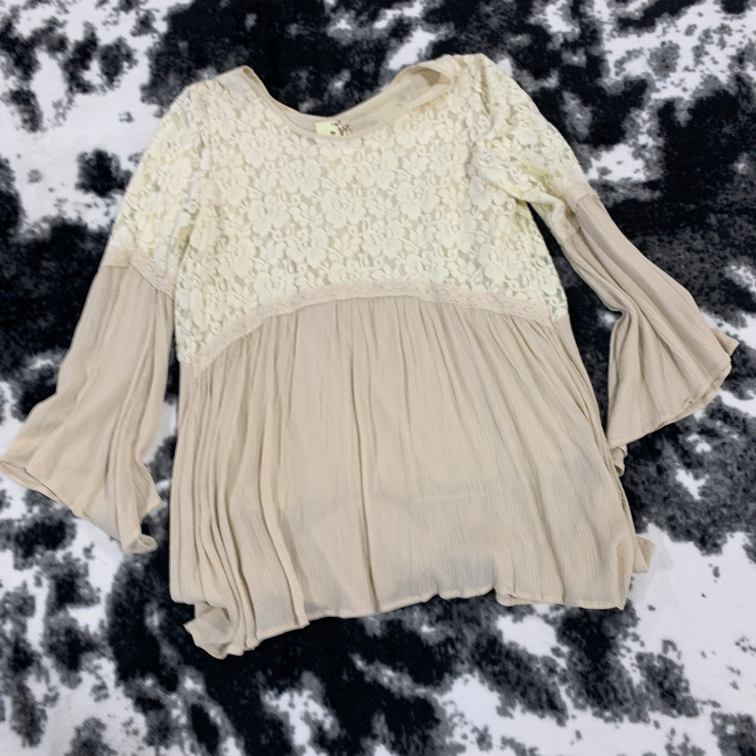 326 - Cream Flowy Long Sleeve Top With Lace - Size L